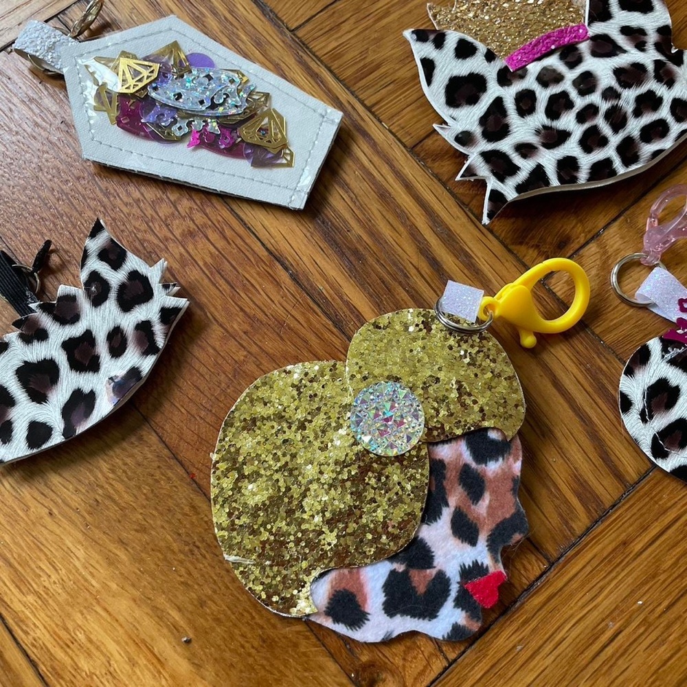 Cheetah Print Keychain Set - Picture 3 of 3